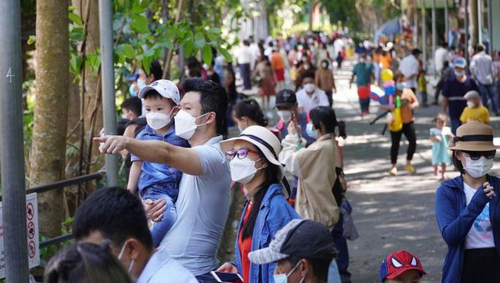 Thảo Cầm Viên Sài Gòn nhộn nhịp đón khách, miễn phí trẻ em dưới 1,3m - 1
