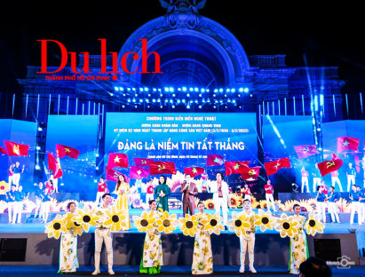 Giải trí - Show ca nhạc đầu Xuân tại trung tâm TP.HCM thu hút hàng ngàn người tham dự