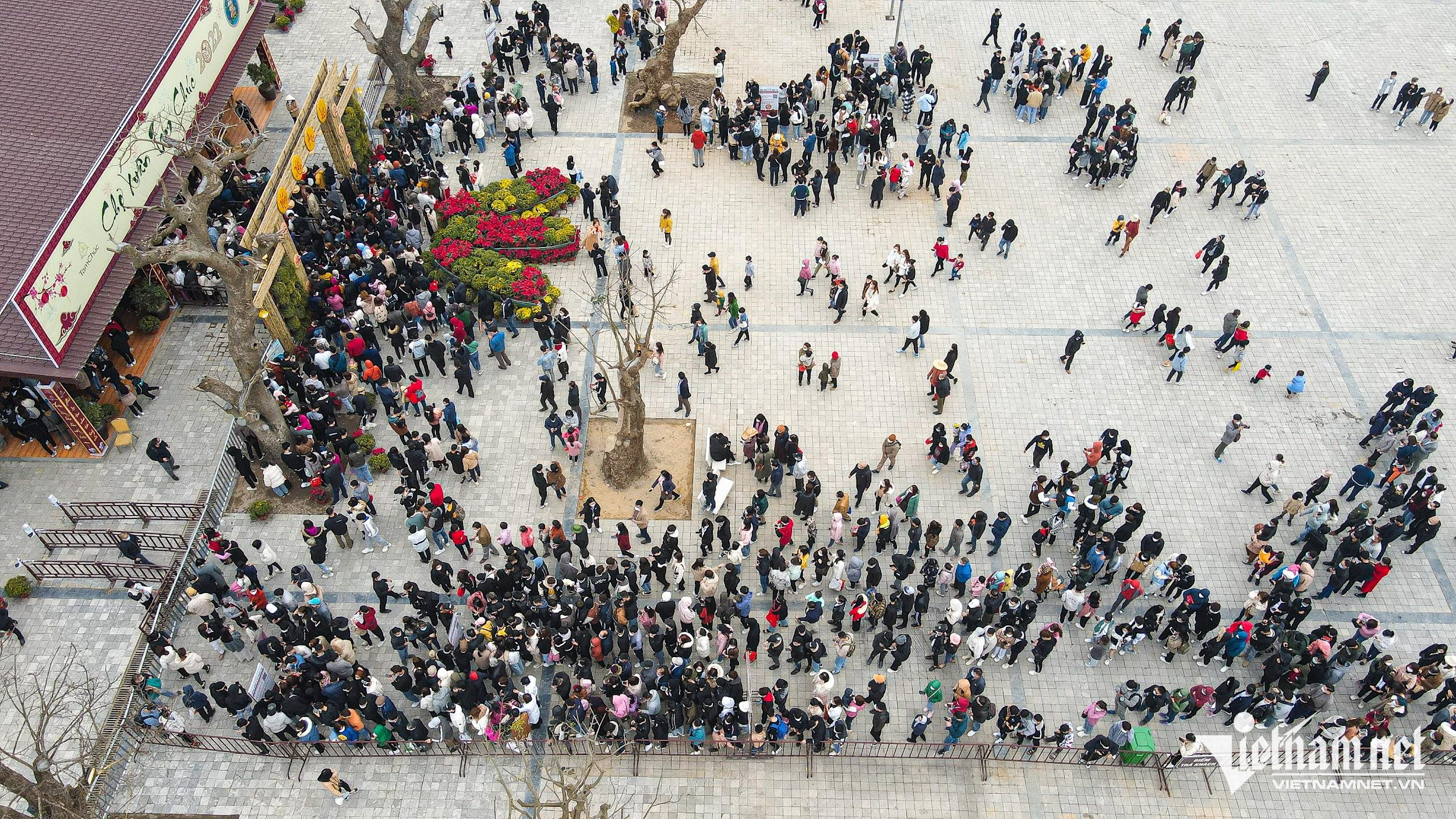 10.000 người đổ về chùa Tam Chúc du xuân những ngày đầu năm mới - 5