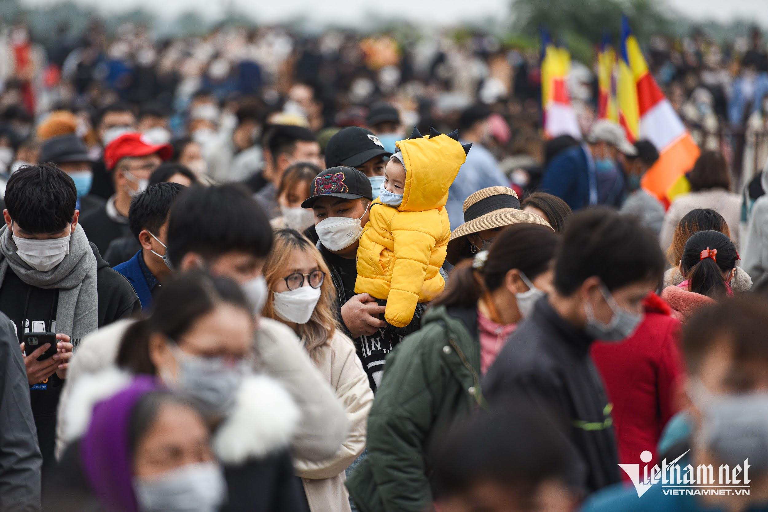 10.000 người đổ về chùa Tam Chúc du xuân những ngày đầu năm mới - 11