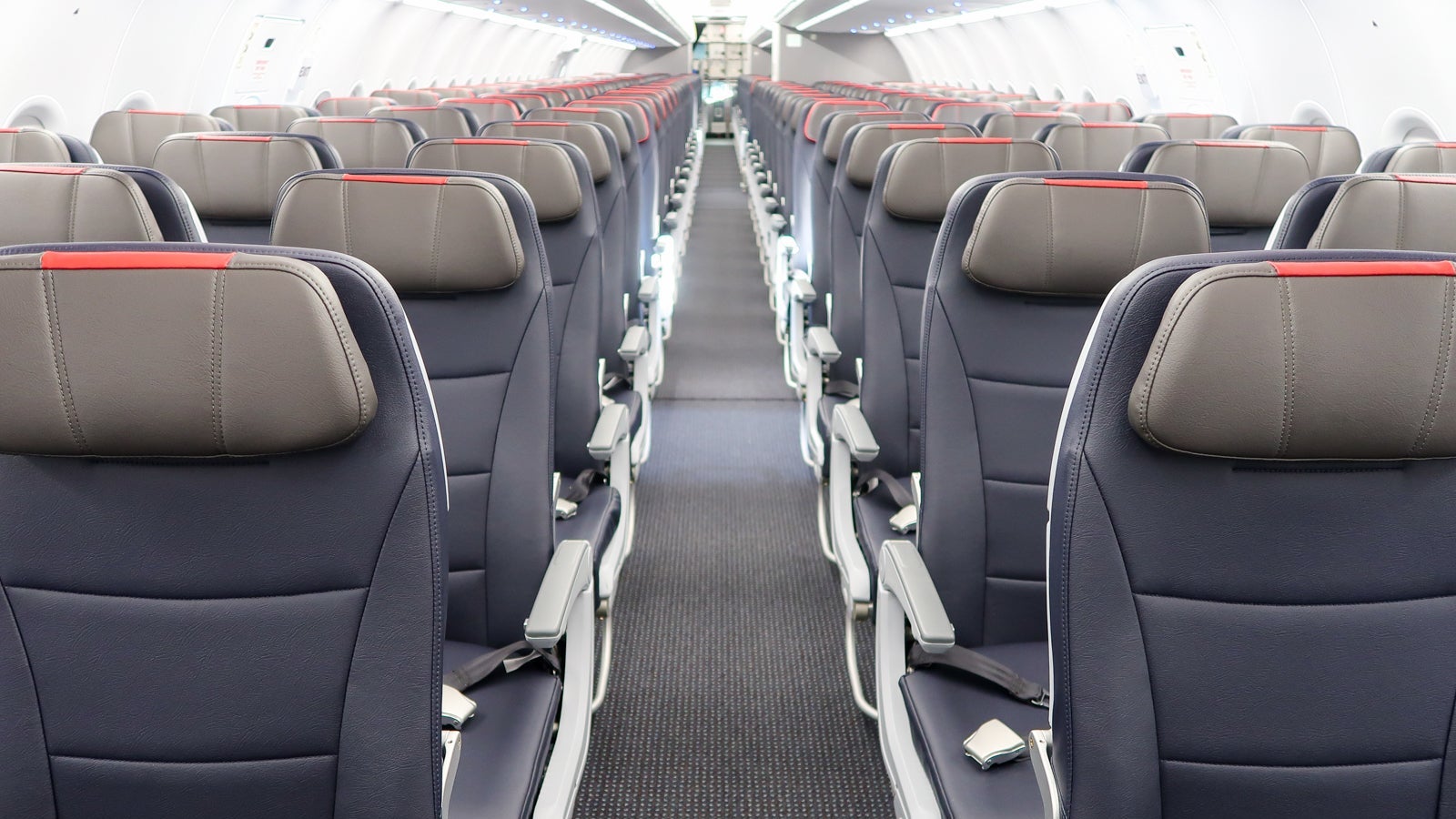 6 lý do tại sao bạn nên luôn ngồi ở ghế lối đi trên máy bay - 1