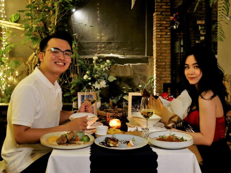 Nhiều nhà hàng ở TP.HCM, Hà Nội hết bàn đêm Valentine