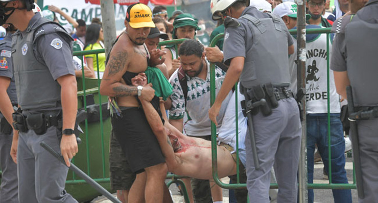 Sốc CĐV Palmeiras &#34;nội chiến&#34; sau khi thua Chelsea, 1 người thiệt mạng - 2