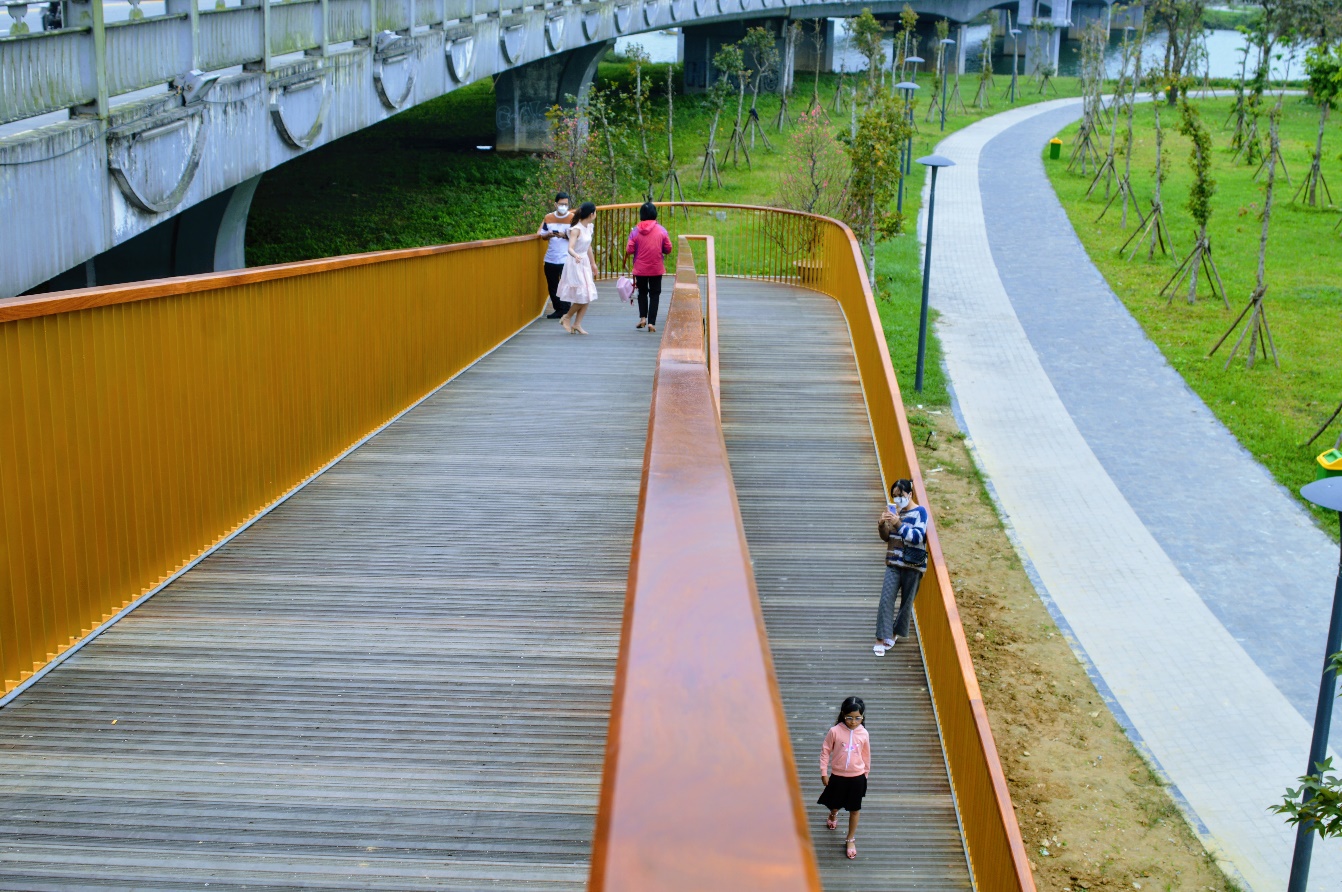 Truy tìm ‘tọa độ’ cây cầu đi bộ được người dân Huế rần rần đến check-in - 9