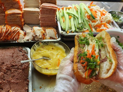 Ăn gì - Bánh mì Việt Nam trên đường lưu lạc