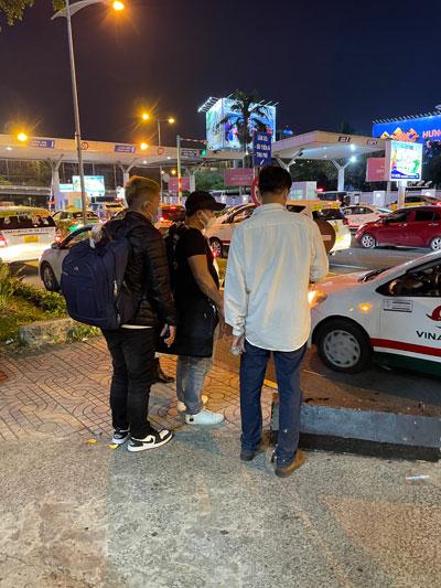 "Thế giới taxi riêng" ở sân bay Tân Sơn Nhất - 6