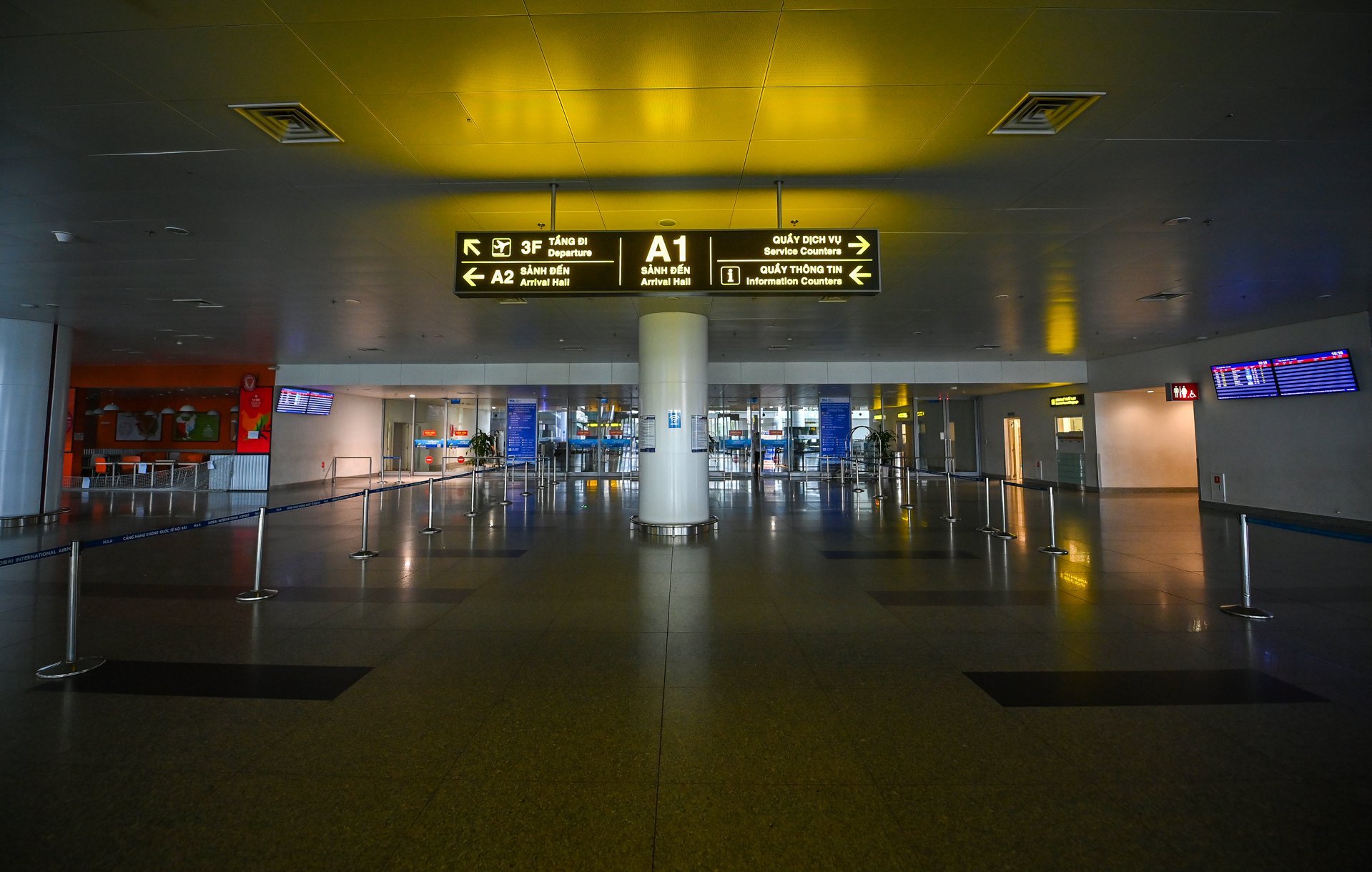 Ga quốc tế Nội Bài vẫn tối thui dù hoạt động bình thường trở lại - 8
