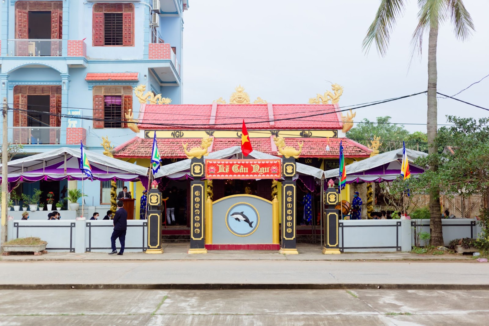 Làng biển ở Quảng Bình thành tâm Cầu Ngư đầu năm - 1