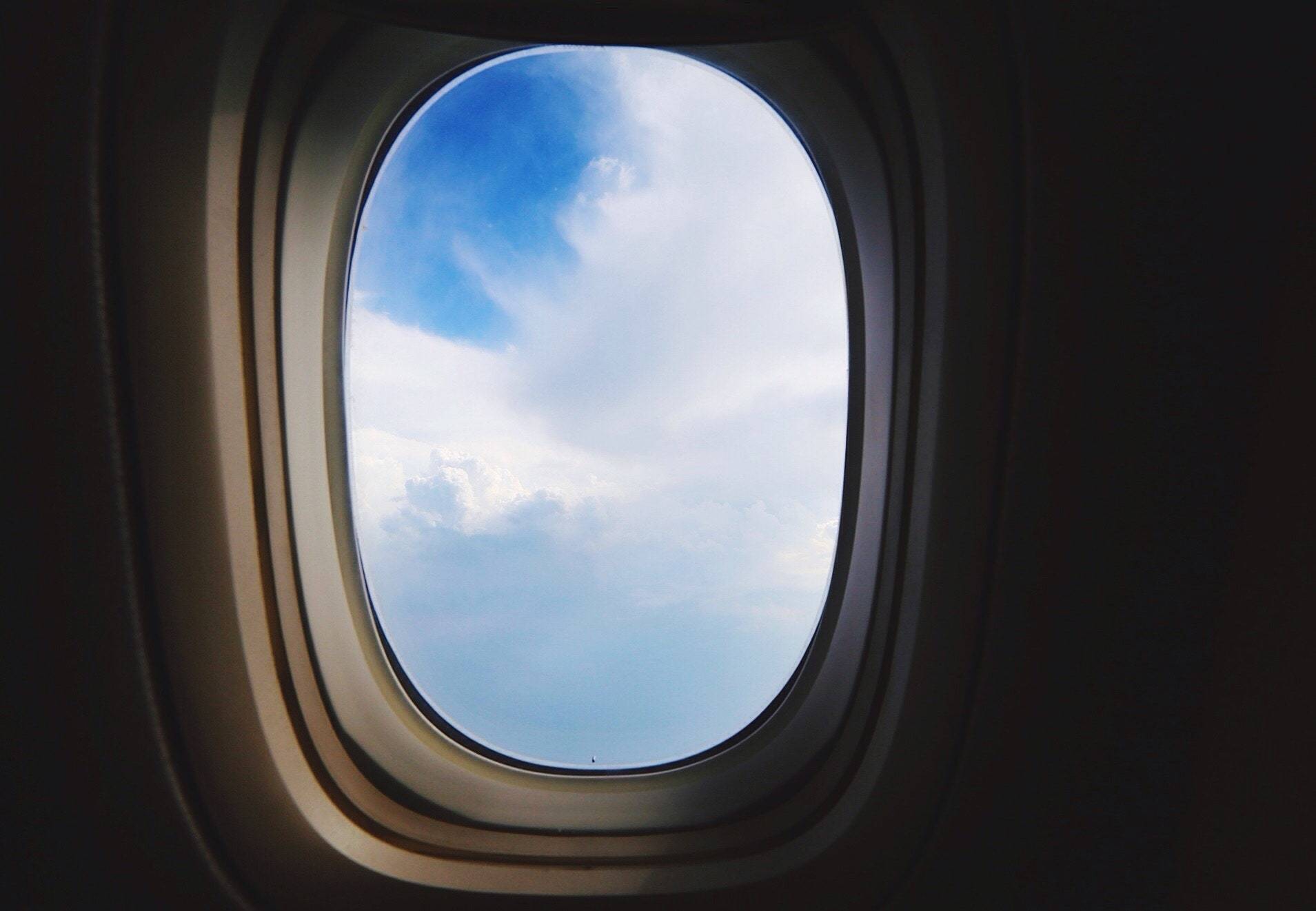 Sự thật đáng buồn về lý do cửa sổ máy bay luôn có hình bầu dục - 3