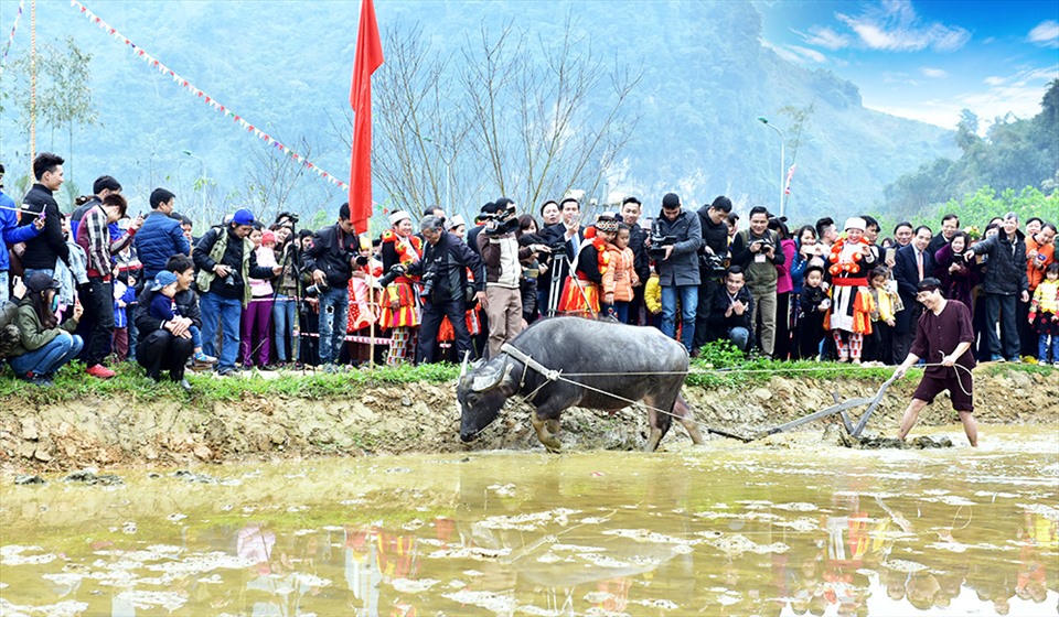 Về Tuyên Quang đầu năm, háo hức dự lễ hội Lồng Tông, lễ Cầu mùa - 3