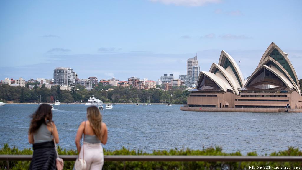 Australia chào đón du khách quốc tế trở lại sau 2 năm đóng cửa - 2