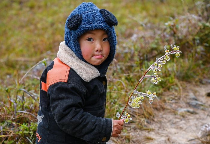 Trẻ vùng cao nghịch băng ngày giá rét - 7