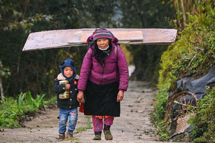 Trẻ vùng cao nghịch băng ngày giá rét - 3