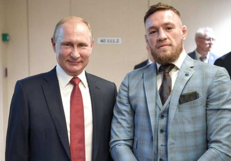 McGregor dám khoác vai Tổng thống Putin, bị vệ sĩ dọa cho sợ tái mặt - 3