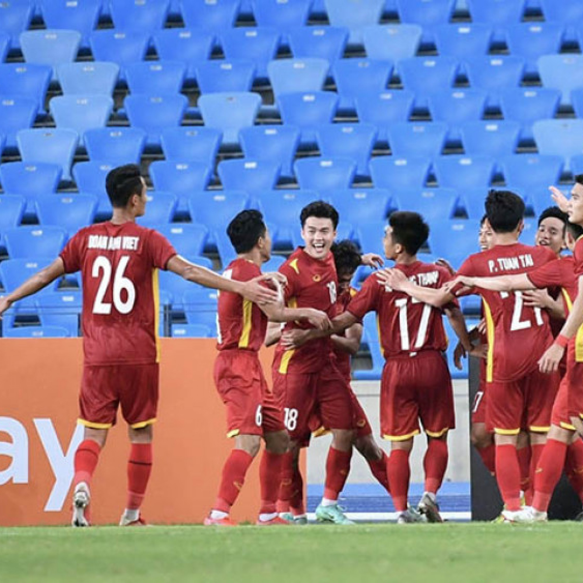 Thể thao - U23 Việt Nam vô địch, người hùng Bảo Toàn rưng rưng không nói nên lời
