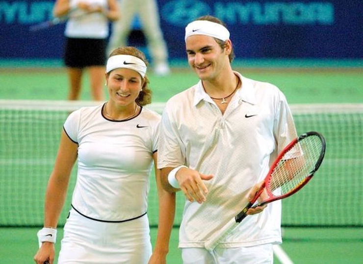 Federer lôi vợ ra làm bạn tập, Djokovic chiếm được cảm tình khán giả