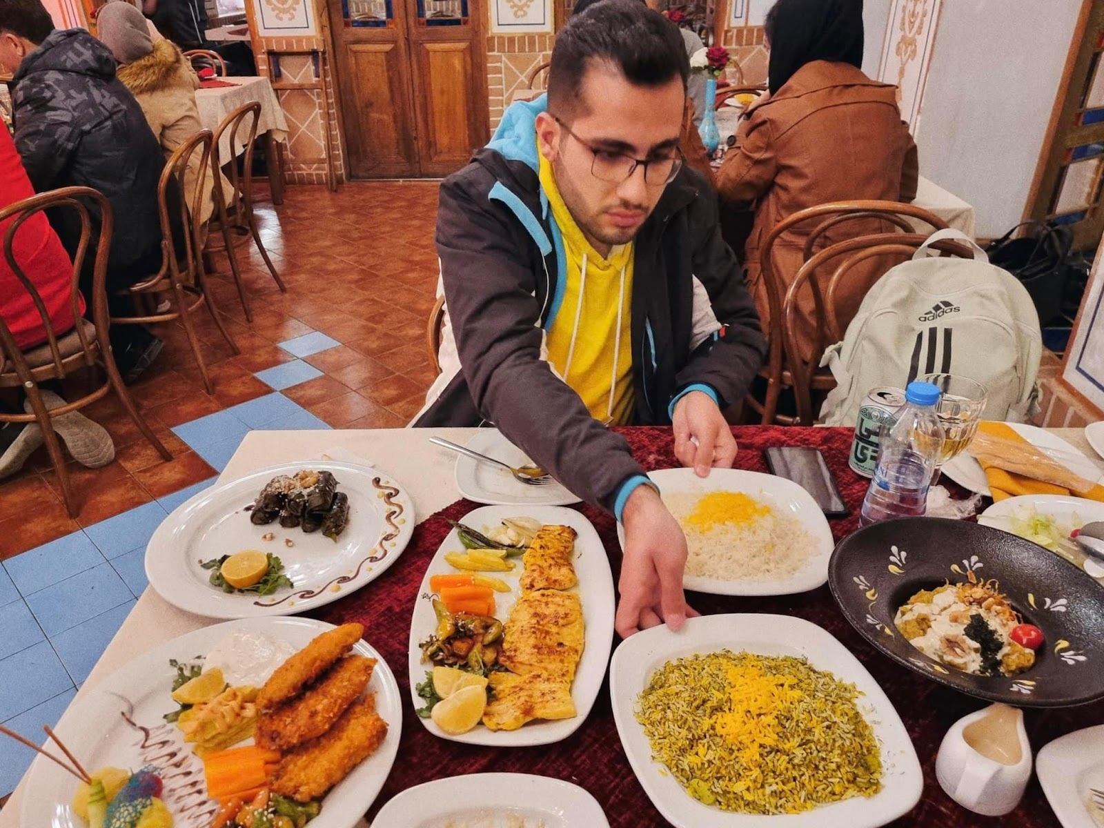 Secrets of self-sufficient Iran tourism with 40 million VND Vietnamese guests - 13