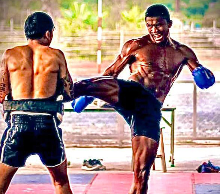 &#34;Thánh Muay&#34; Buakaw giúp đàn em dự SEA Games, hốt hoảng vì bị cảnh sát bắt - 1