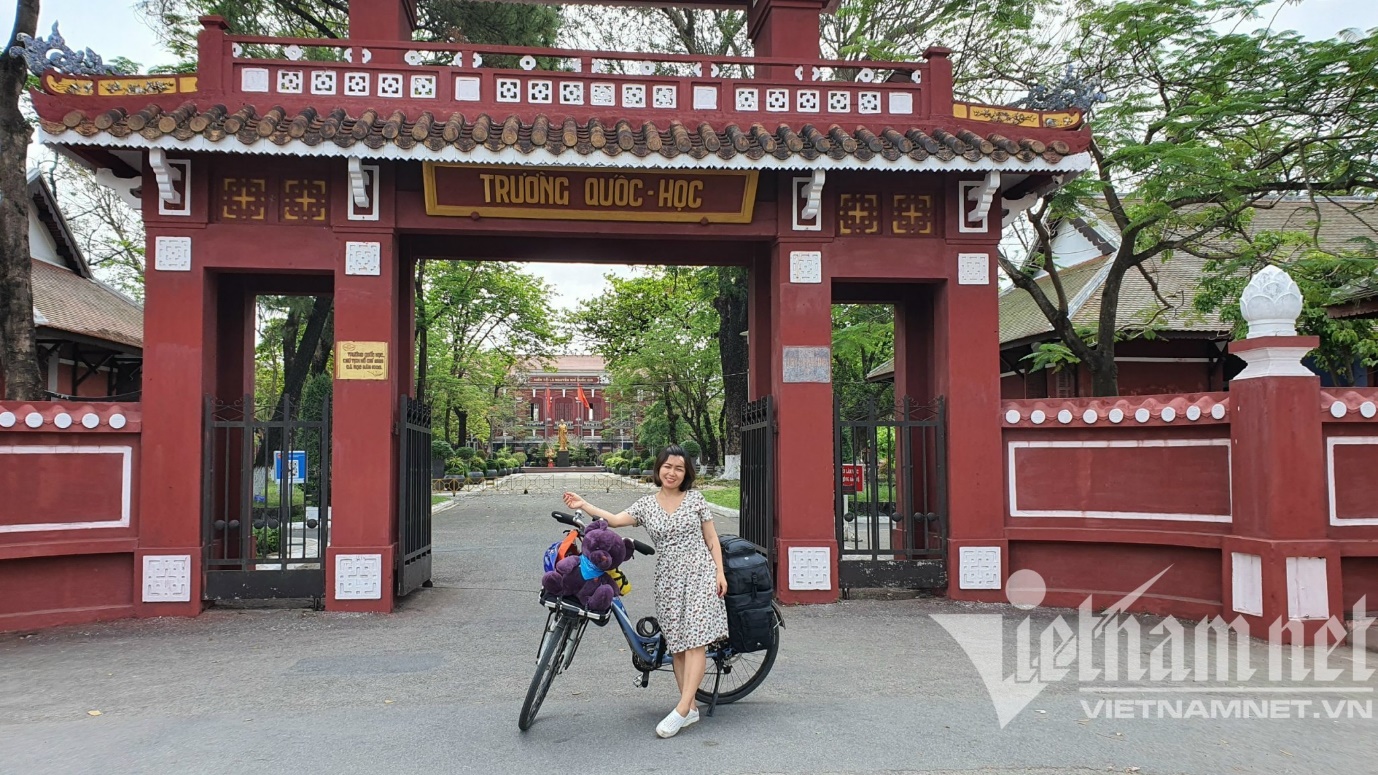 Nữ 'phượt thủ' đạp xe 2.200 km xuyên Việt kể lúc vượt đèo, nổ lốp giữa đêm - 4