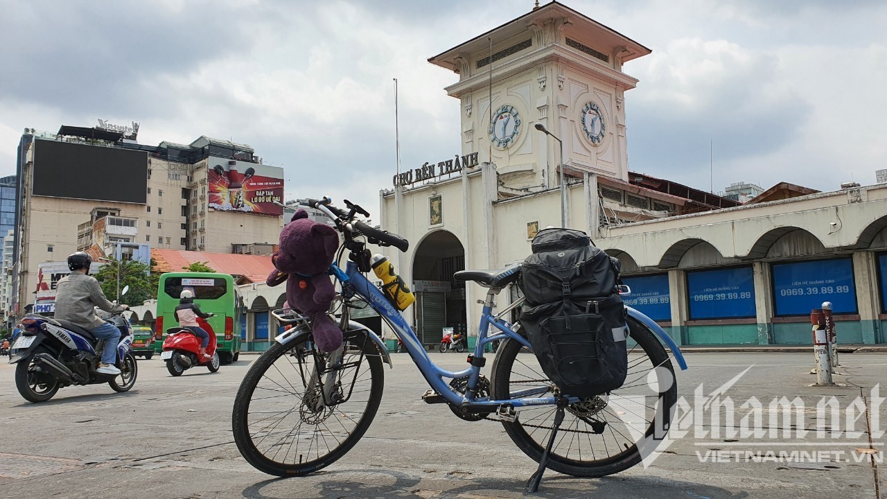 Nữ 'phượt thủ' đạp xe 2.200 km xuyên Việt kể lúc vượt đèo, nổ lốp giữa đêm - 14