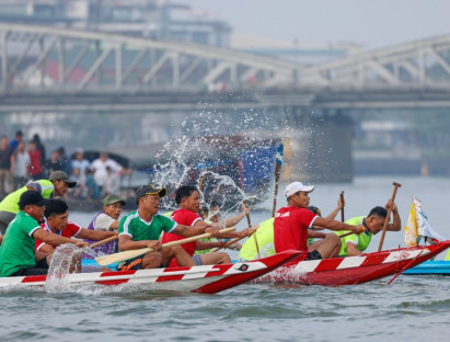 Lễ hội - Người Huế đua ghe truyền thống trên sông Hương, sông Đông Ba