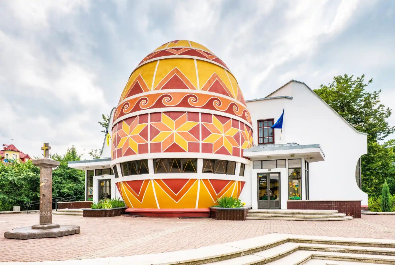 Những tuyệt tác kiến trúc vô giá ở Ukraine - 4
