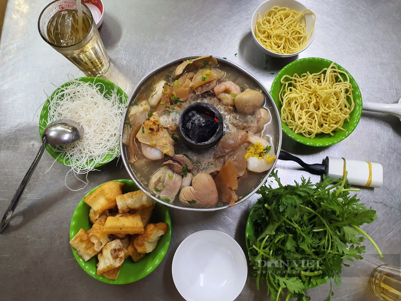 Ăn gì ở Sài Gòn: Cuối tuần no nê với lẩu cá Dân Ích - 1