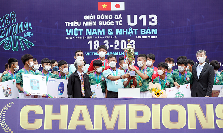 Cựu trợ lý thầy Park giúp TP.HCM vô địch giải quốc tế Việt Nam - Nhật Bản - 1