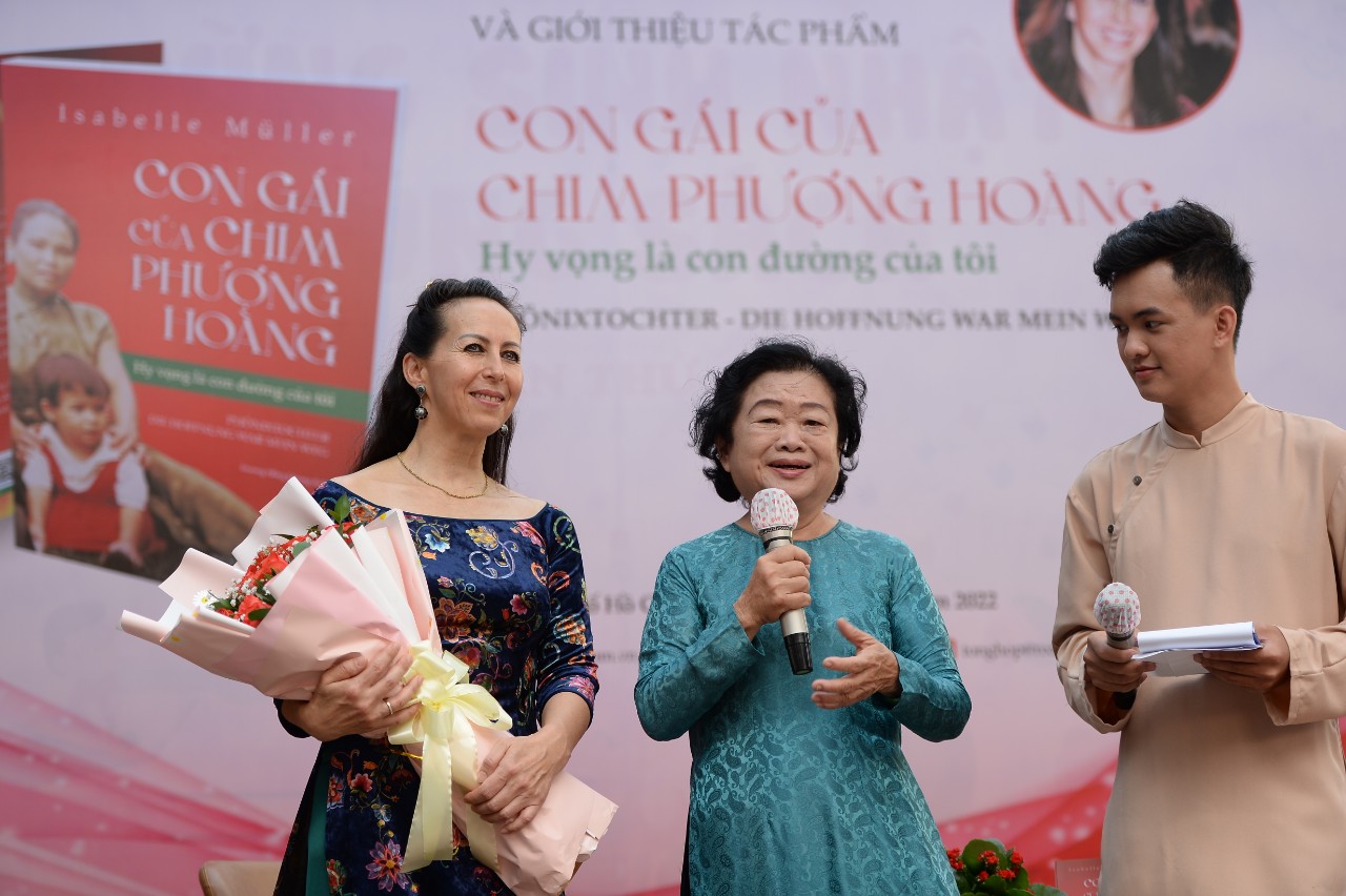 Câu chuyện Phượng Hoàng tái sinh giữa đời thường của người phụ nữ gốc Việt - 1