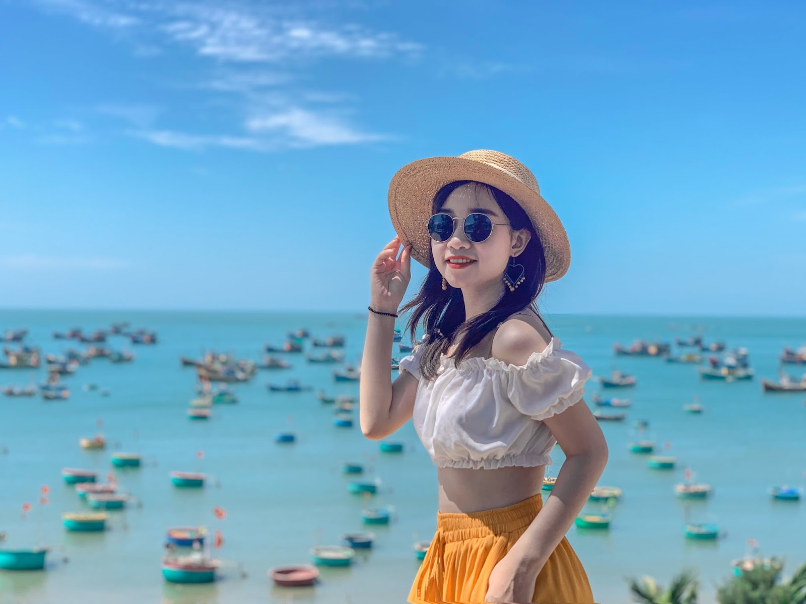 Cầm 4,5 triệu đồng càn quét cung đường biển đẹp nhất Việt Nam - 4