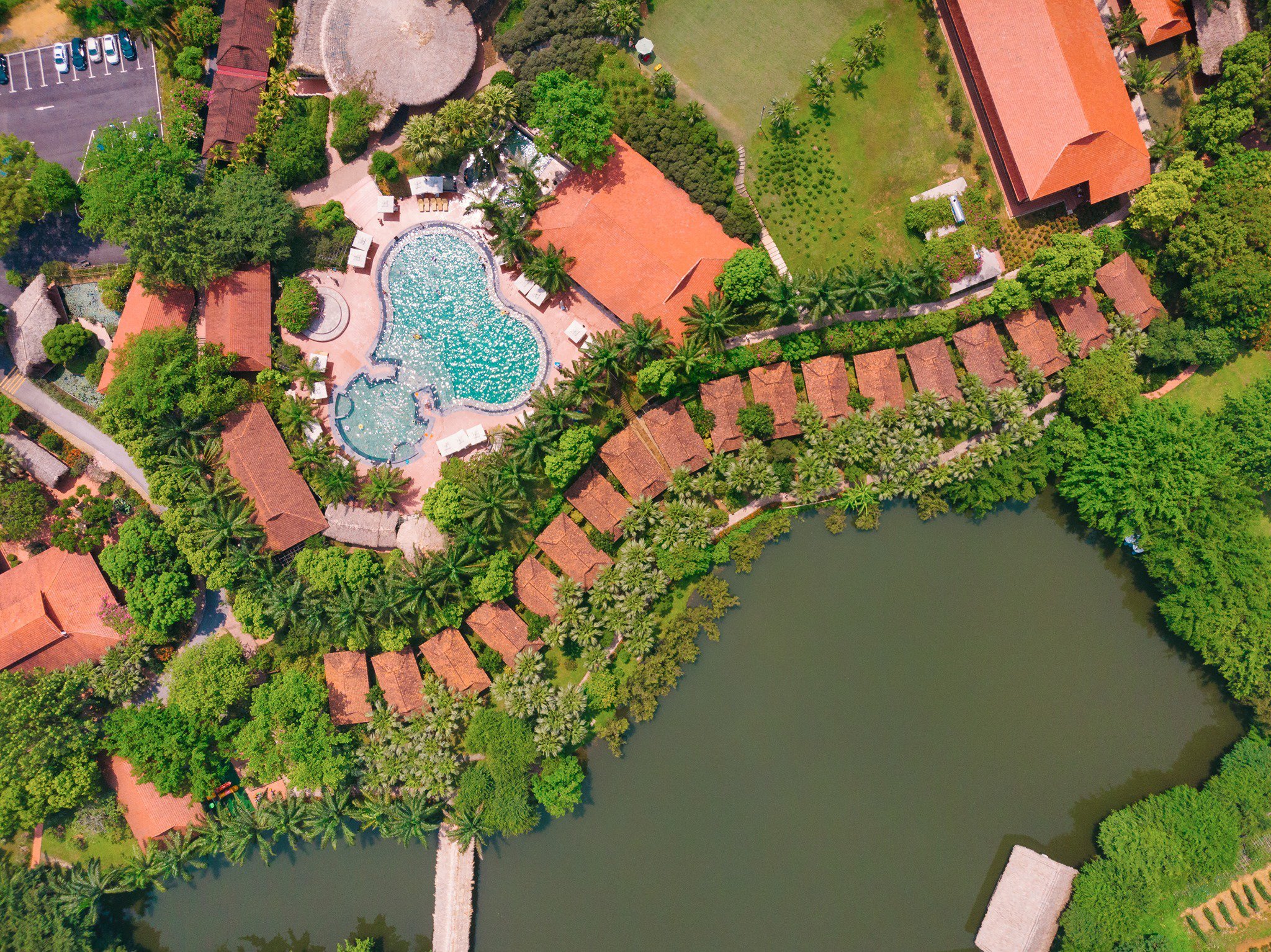 4 resort có bể bơi nước nóng quanh Hà Nội - 8
