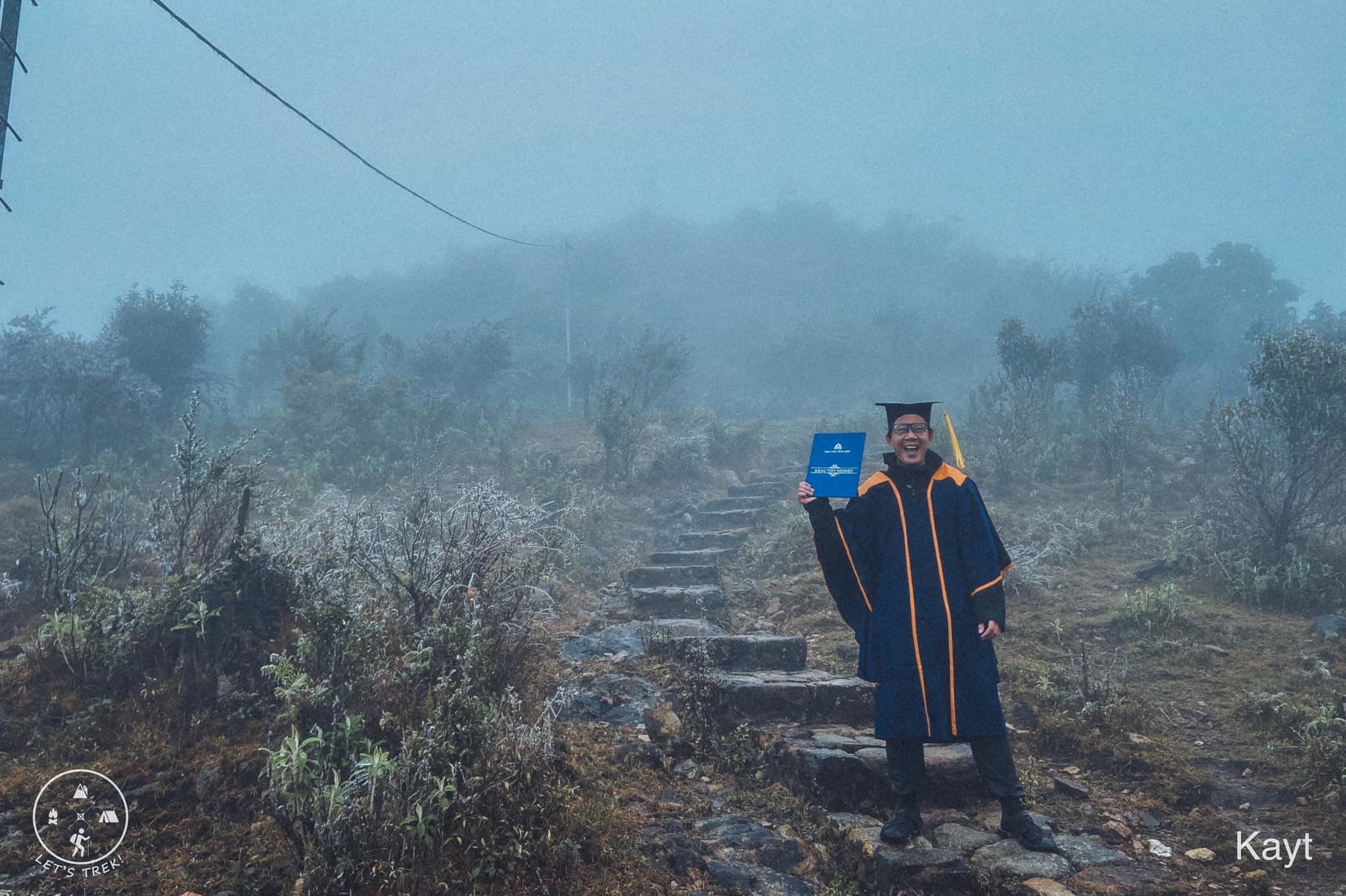 Chàng trai đi ngàn cây số, leo đỉnh núi 3.000m chụp bộ ảnh tốt nghiệp 'để đời' - 6