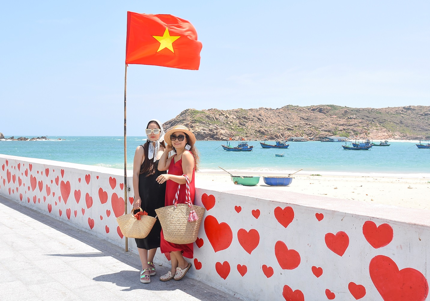 Eo biển thơ mộng quyến rũ du khách dọc bờ biển Bình Định - 6