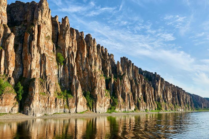 Sững sờ trước kỳ quan cột đá thiên nhiên nổi tiếng của Nga - 1