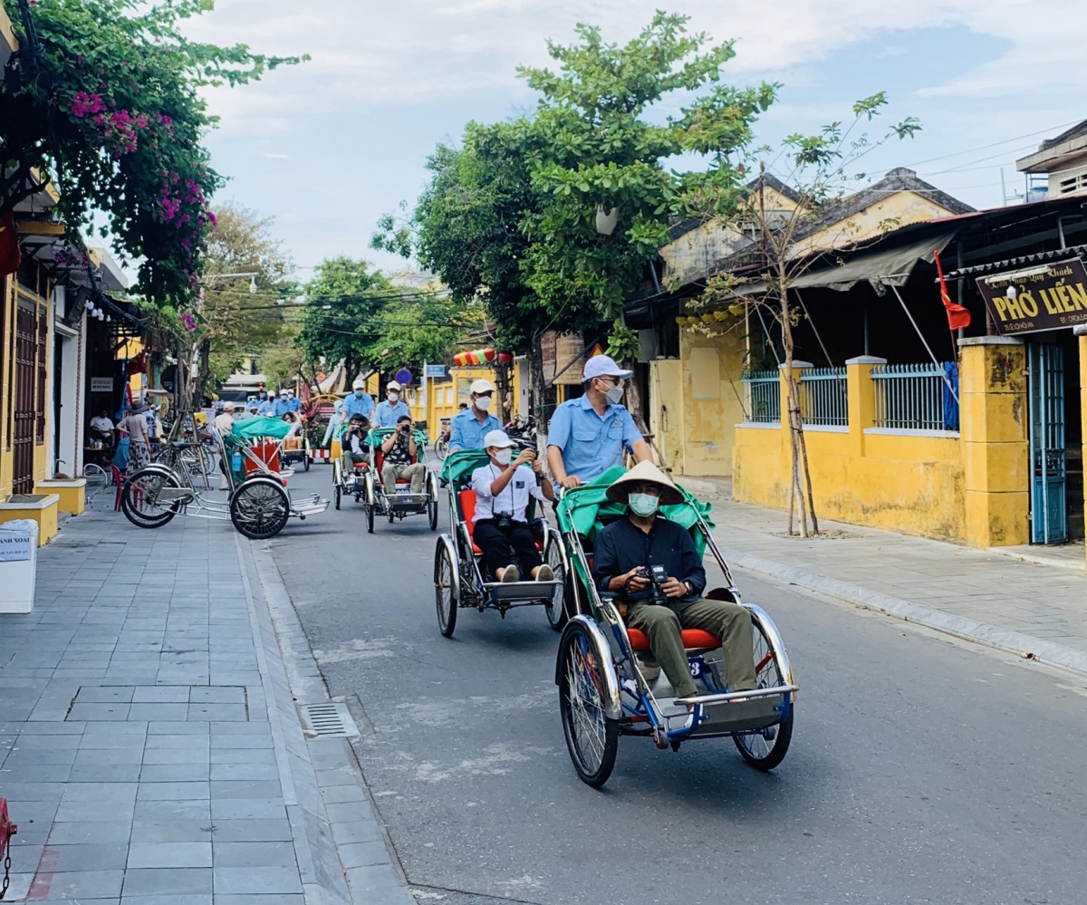 Hướng dẫn viên inbound vỡ òa cảm xúc khi quay lại với nghề - 2