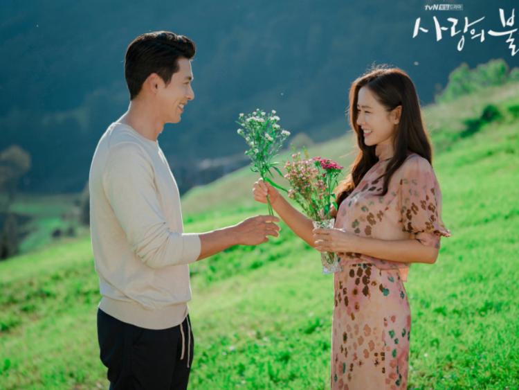 Theo Hyun Bin và Son Ye Jin đến Thuỵ Sỹ, săn tour 'Hạ cánh nơi anh' đang hot rần rần