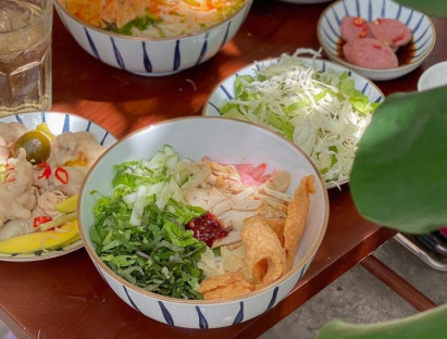 Ăn gì - Ăn món Việt bình dân ở quán có không gian xinh xắn