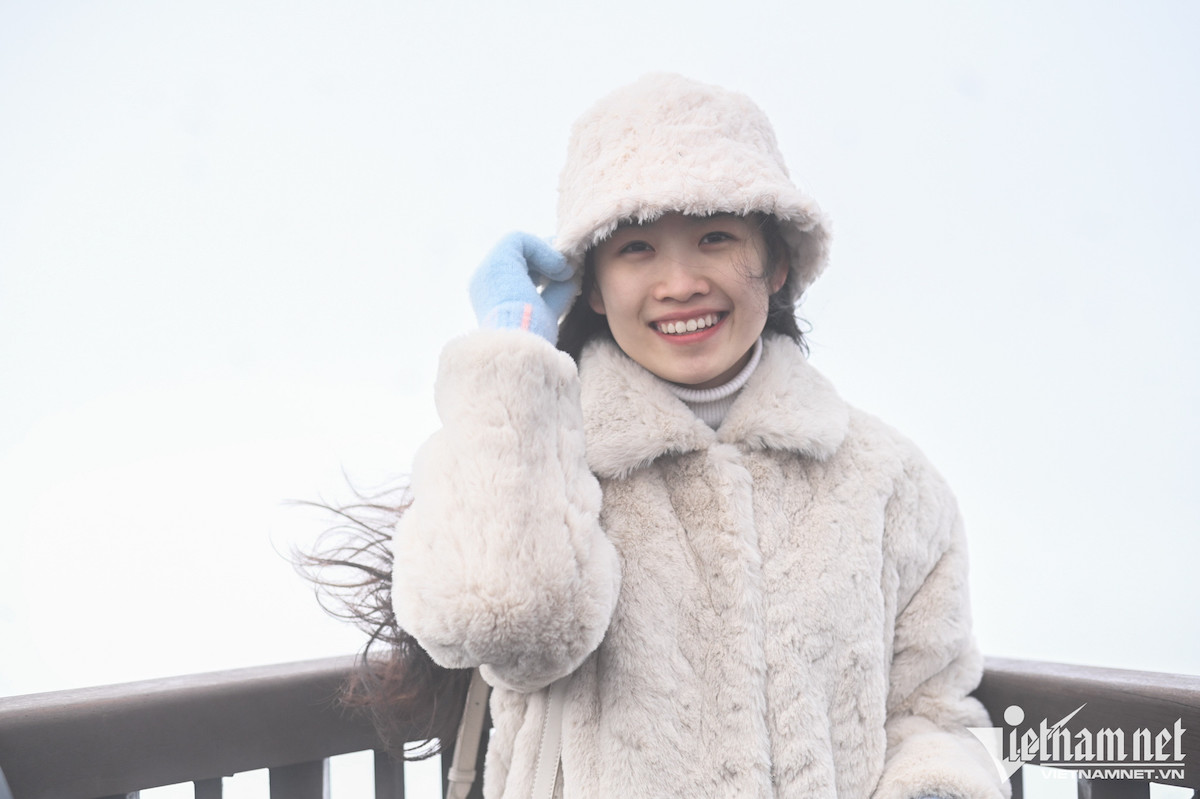 Sa Pa, đỉnh Fansipan đông nghẹt du khách ngày Tết Dương lịch - 7