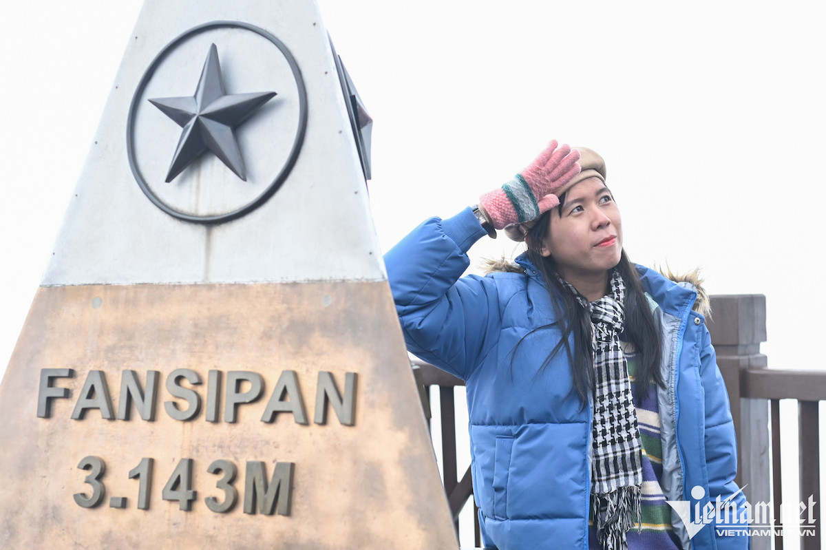 Sa Pa, đỉnh Fansipan đông nghẹt du khách ngày Tết Dương lịch - 8