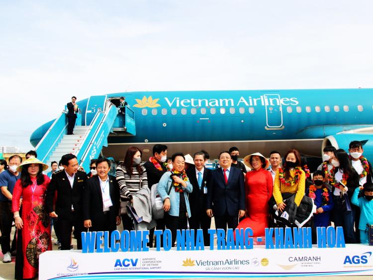 120 khách du lịch Hàn Quốc 'xông đất' Nha Trang ngày đầu năm 2023