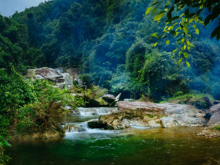 Nghệ An quy hoạch điểm du lịch với thác nước hoang sơ hùng vĩ
