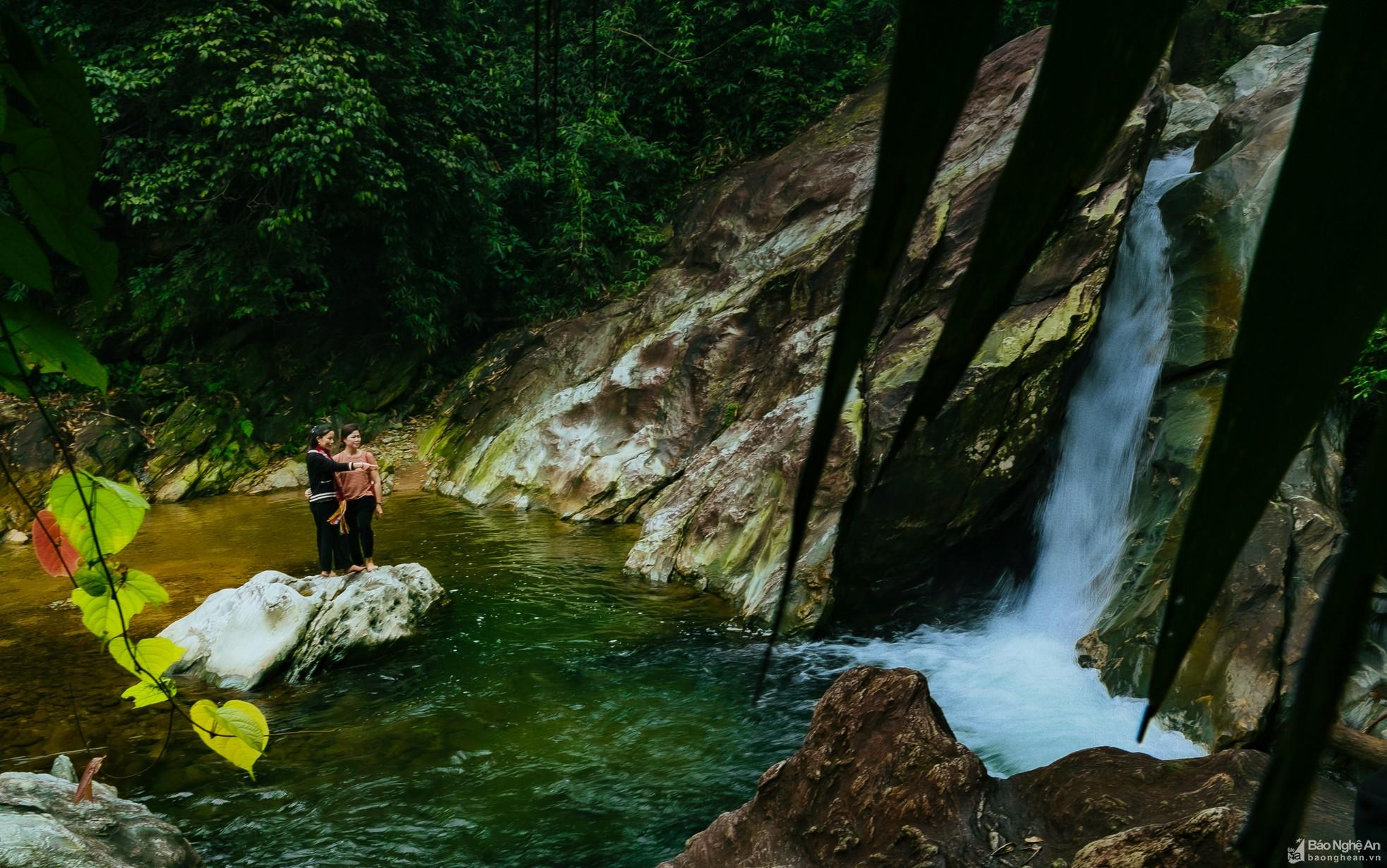 Nghệ An quy hoạch điểm du lịch với thác nước hoang sơ hùng vĩ - 4