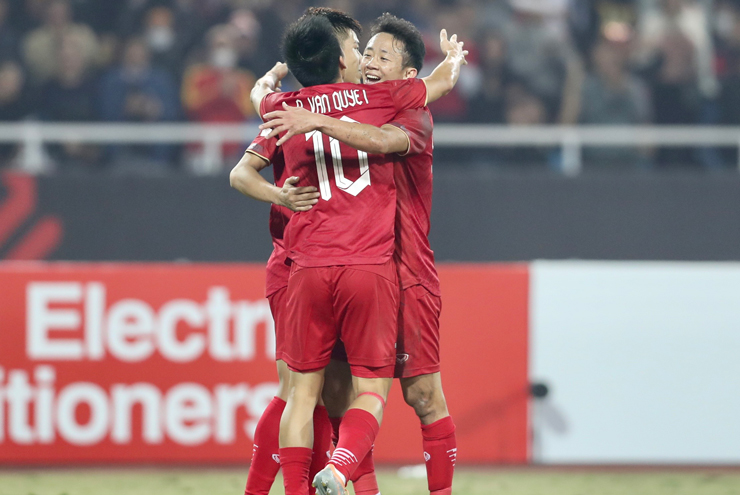 Bảng xếp hạng AFF Cup: Việt Nam ung dung ngôi đầu, Malaysia vượt Singapore - 1