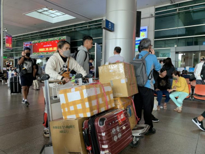 Chuyển động - Trung Quốc mở cửa, sân bay Tân Sơn Nhất đón lượng khách kỷ lục