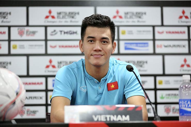 Họp báo ĐT Việt Nam đấu Indonesia: HLV Park Hang Seo nói gì về chiến thuật? - 2