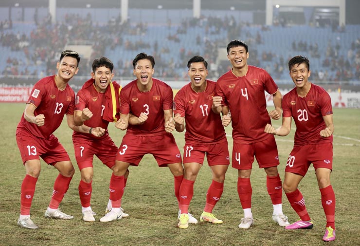 ĐT Việt Nam vỡ òa ăn mừng vào chung kết AFF Cup, vinh danh Tiến Linh - Văn Lâm - 2