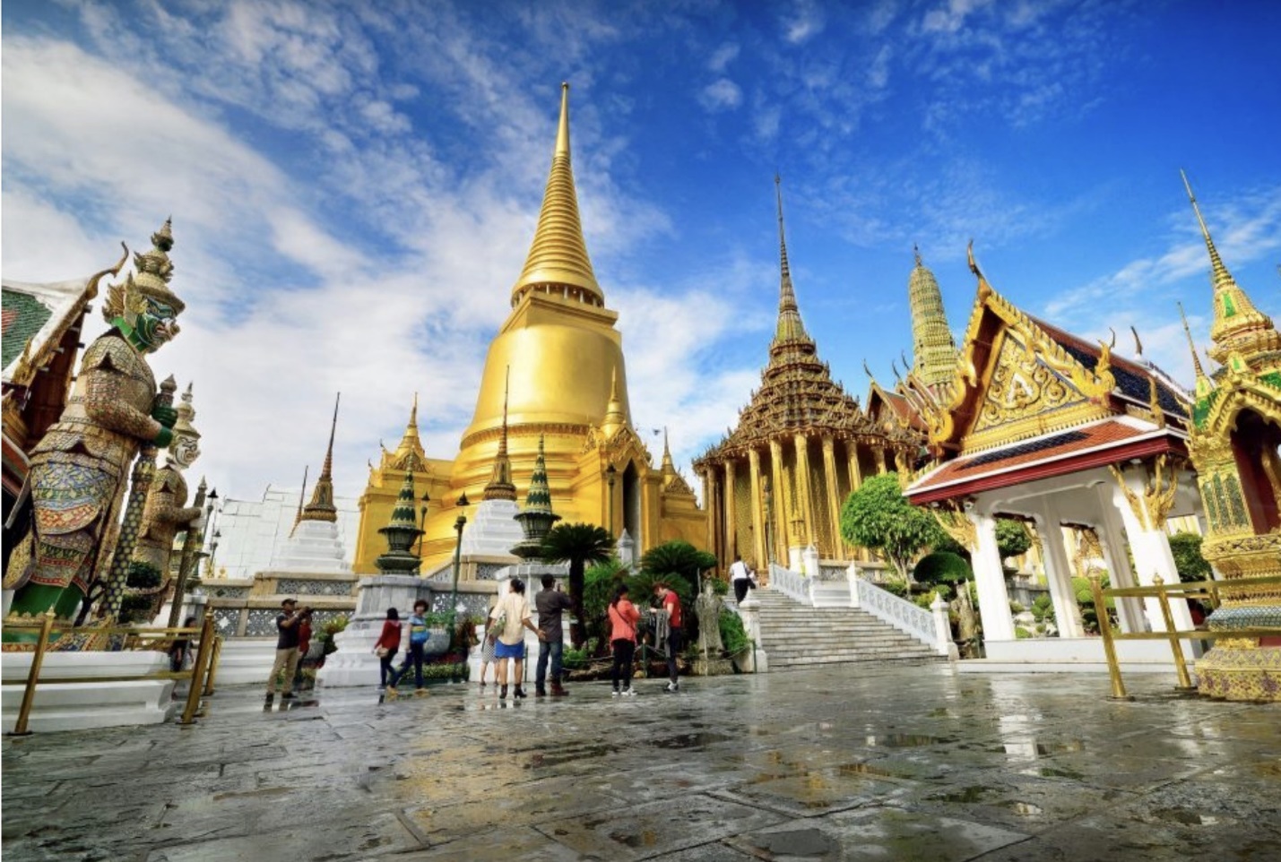 Thái Lan hủy quy định du khách phải có chứng nhận tiêm phòng Covid-19 - 1