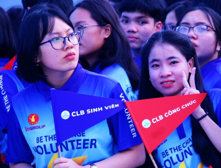 2.000 người tham dự lễ khởi động dự án 'Người dân Khánh Hòa nói tiếng Anh'