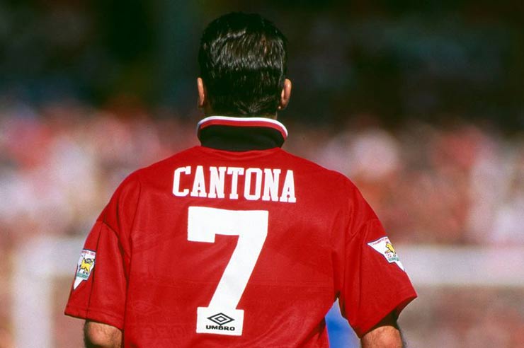 Huyền thoại MU Cantona chê Ronaldo ảo tưởng, &#34;nghiện&#34; gym không thể cứu sự nghiệp - 2