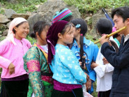 Những phiên chợ Việt độc nhất cầu Phúc - Lộc - Thọ